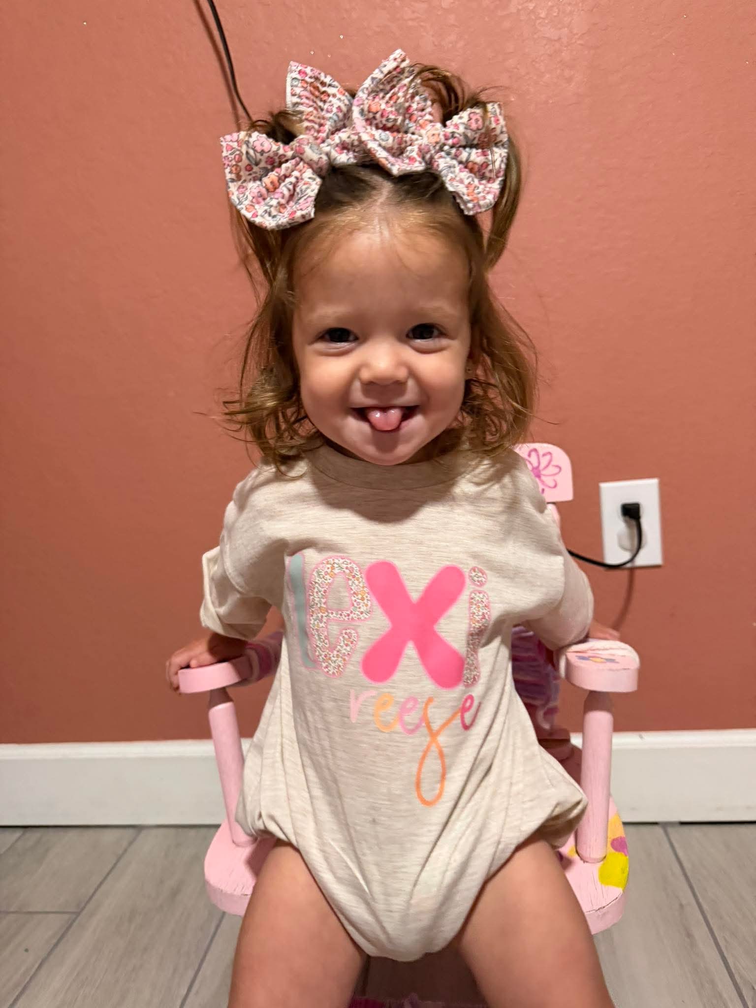 Custom Name Bubble w/ matching Bow