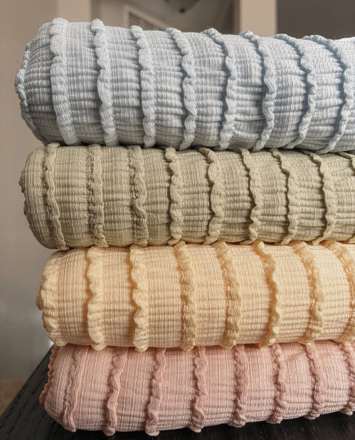 Baby Ruffles Ivory- Piggies